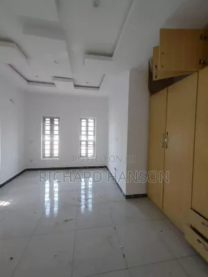 3bdrm Apartment in Peninsula Garden, Sangotedo for rent