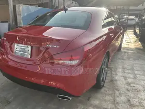 Mercedes-Benz C250 2015 Red