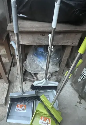 Original Standing Parker and Brush