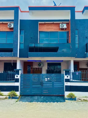 4bdrm Duplex in Mini Estate At Lbs for sale