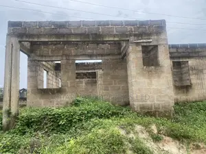 12bdrm Block of Flats in Benin City for sale