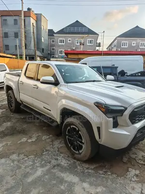 Toyota Tacoma SR5 Double Cab 6' Bed AT 2024 White