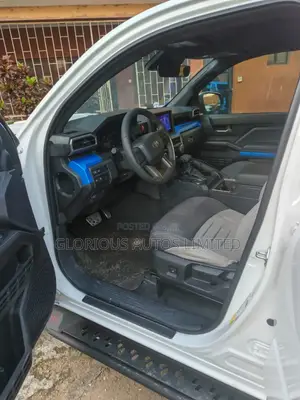 Toyota Tacoma SR5 Double Cab 6' Bed AT 2024 White
