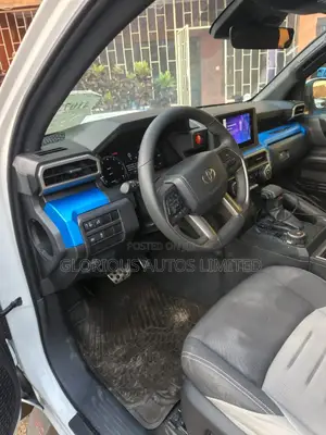 Toyota Tacoma SR5 Double Cab 6' Bed AT 2024 White