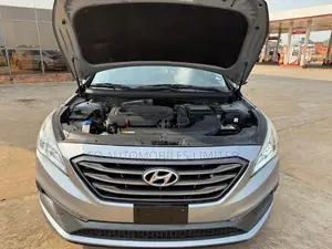 Hyundai Sonata Sport 2.0T Sedan FWD (2.0L 4cyl 6A) 2017 Blue