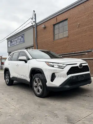 Toyota RAV4 XLE AWD 2023 White