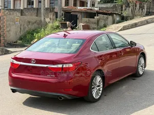 Lexus ES 2013 Red