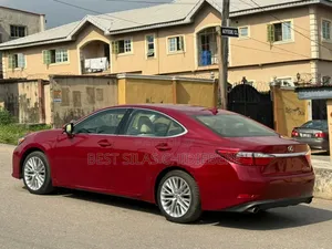 Lexus ES 2013 Red