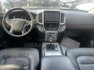 Toyota Land Cruiser 5.7 V8 VXR 2016 Black