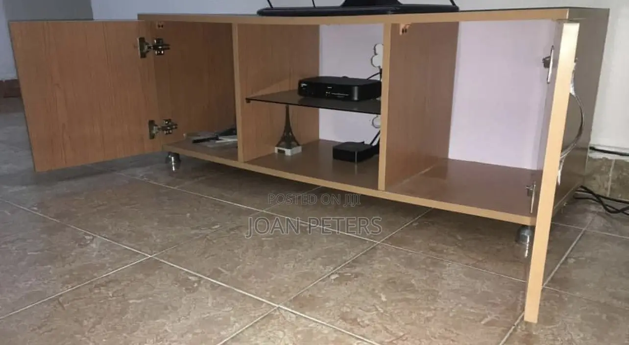 Tv Stands in Good Condition
