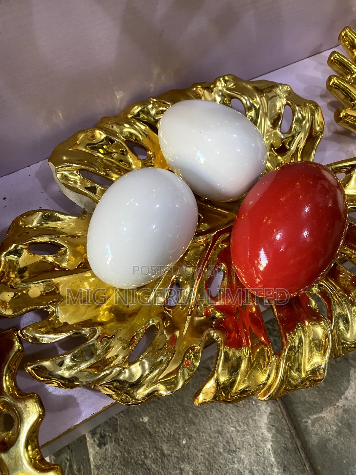 Ceramic Gold-Plated With Coloured Ball Centre Table Decorations