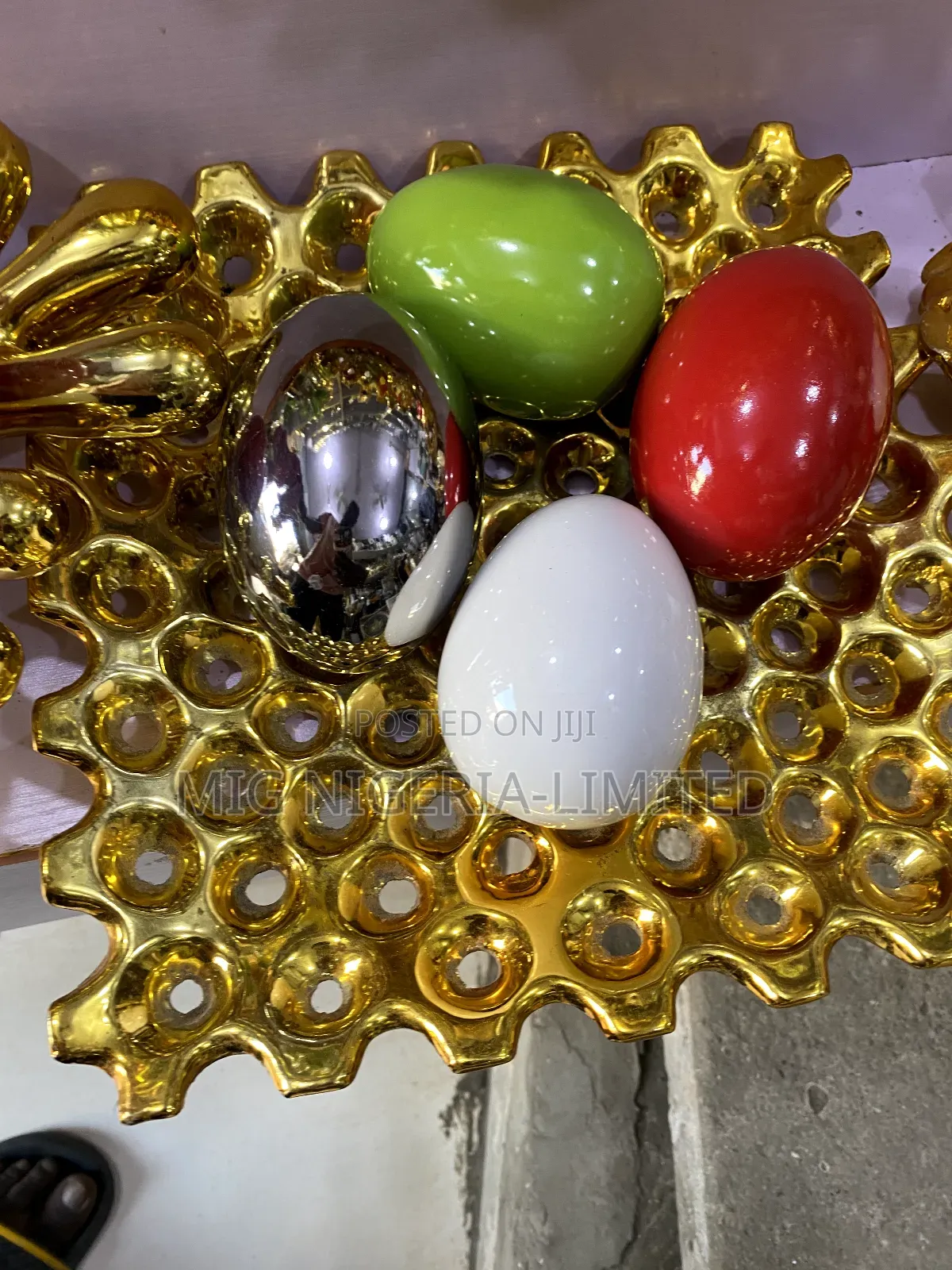 Ceramic Gold-Plated With Coloured Ball Centre Table Decorations