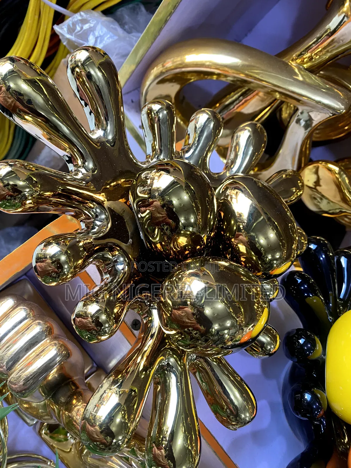Ceramic Gold-Plated With Coloured Ball Centre Table Decorations