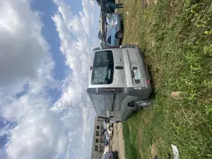 Nissan Serena 2001 Grey