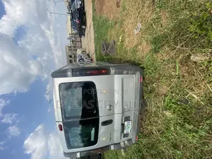 Nissan Serena 2001 Grey