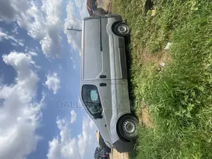 Nissan Serena 2001 Grey