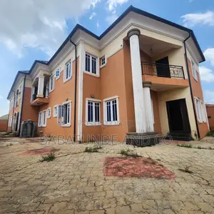 3bdrm Block of Flats in Akala Express for sale