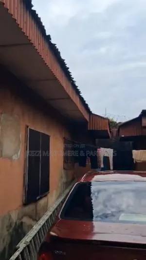 6bdrm Bungalow in World Bank Estate, for sale