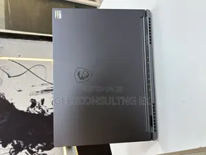 Laptop MSI Creator 17 B11ug-415 32GB AMD Ryzen 9 SSD 2T