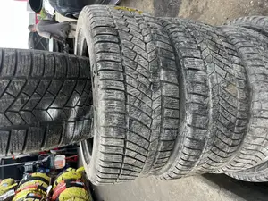 245/45/18 Run Flat High Quality