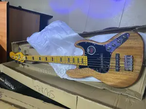 Fender Squire Active 5 Strings Bass Guitar 