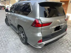 Lexus LX 2021 Gold