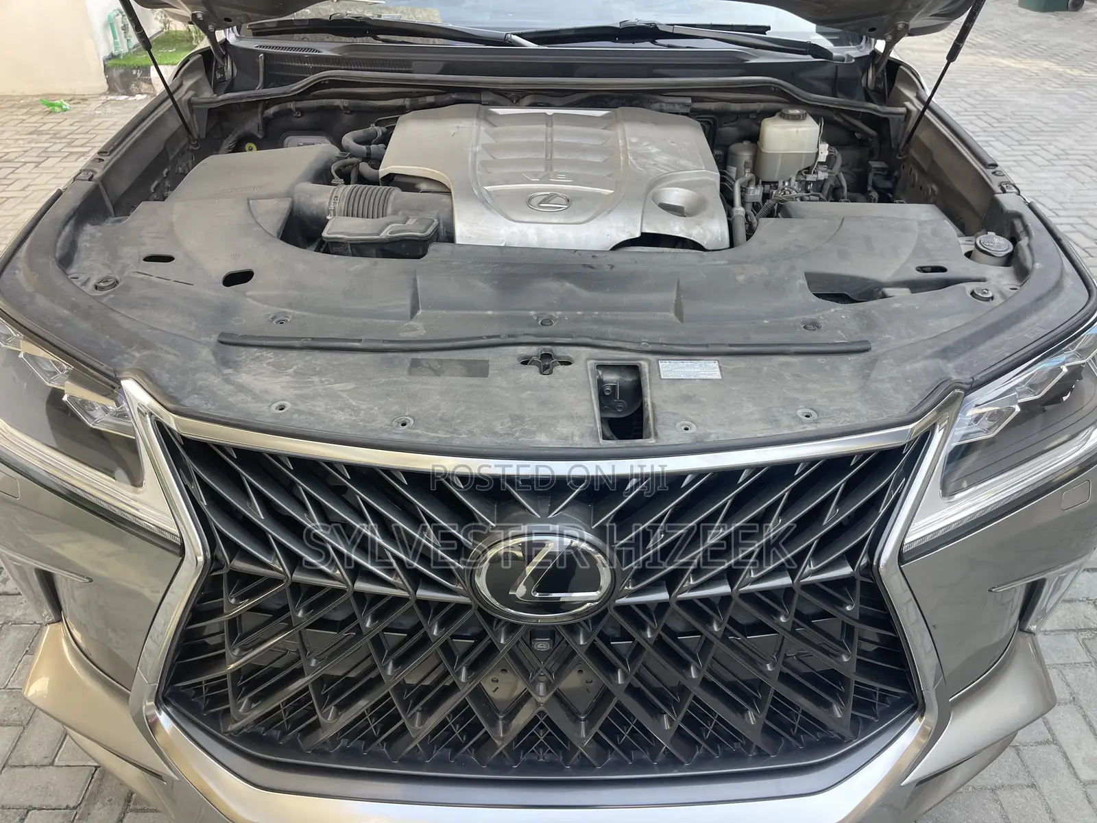 Lexus LX 2021 Gold