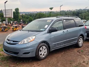Toyota Sienna LE FWD 2006
