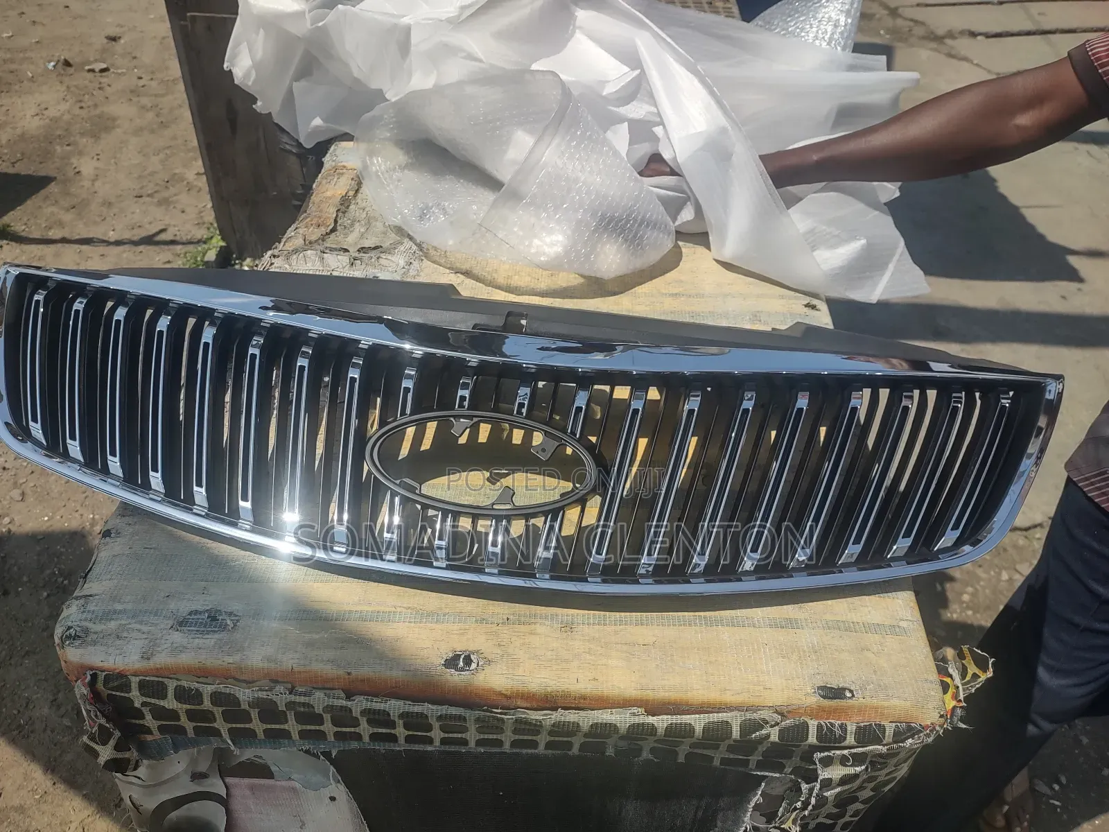 Front Grill Hyundai Azera 2013