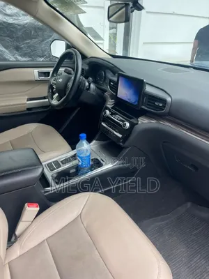 Ford Explorer Limited 2022 Blue
