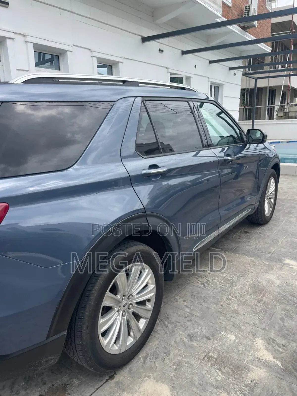 Ford Explorer Limited 2022 Blue