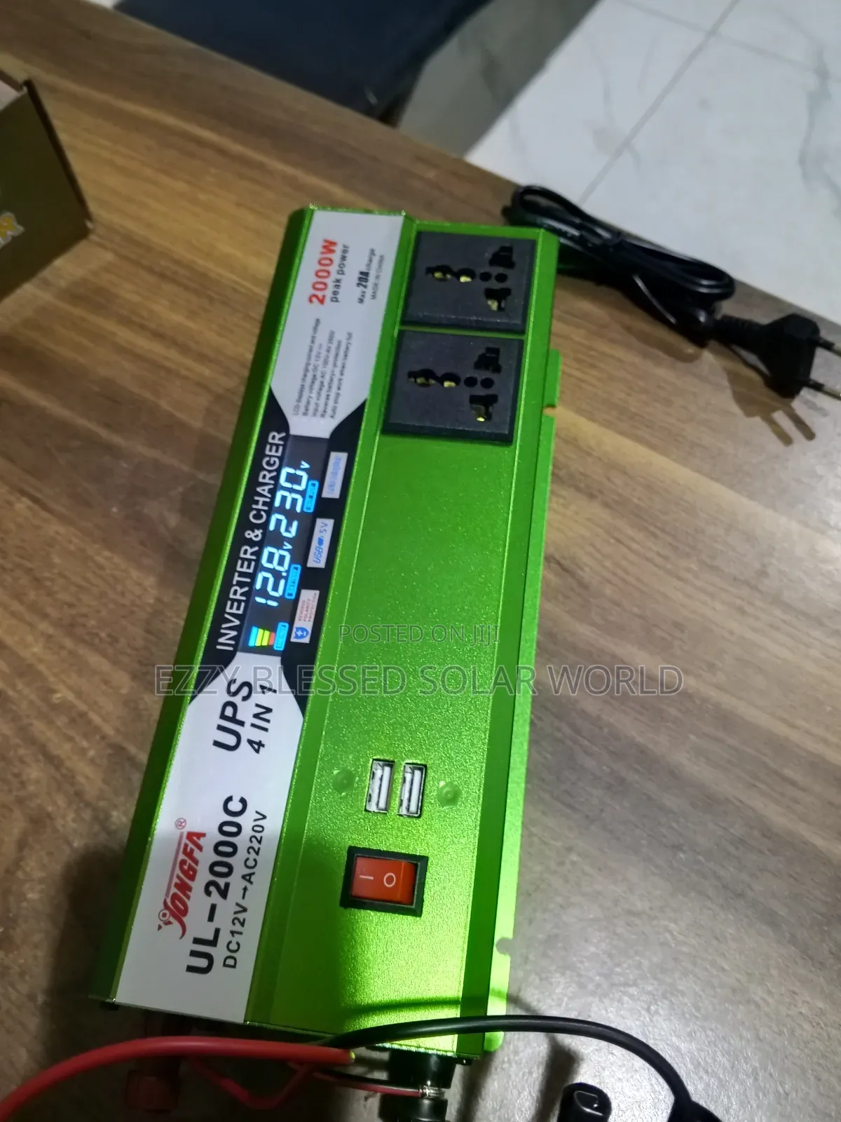 2000w Digital Inverter With Charger