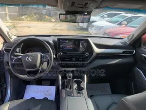 Toyota Highlander Platinum 2021 Blue