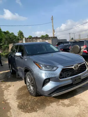 Toyota Highlander Platinum 2021 Blue