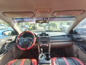 Toyota Camry XLE 4dr Sedan (2.5L 4cyl 6A) 2012 Gray