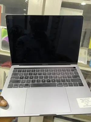 Laptop Apple MacBook Pro 2018 16GB Intel Core I7 SSD 1T