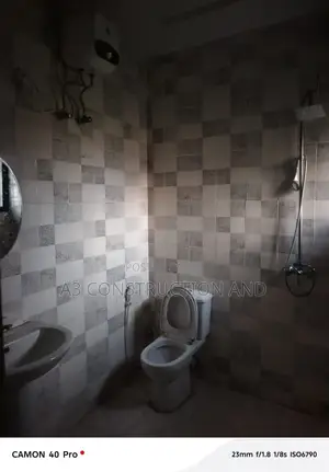 3bdrm Block of Flats in Bobby Olofa, Akobo for rent