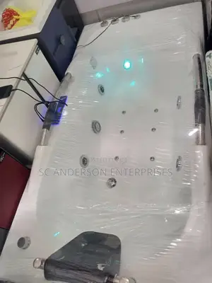 Jacuzzi Bathtub (Available in Other Designs)