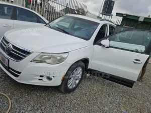 Volkswagen Tiguan SE 4Motion 2010 White