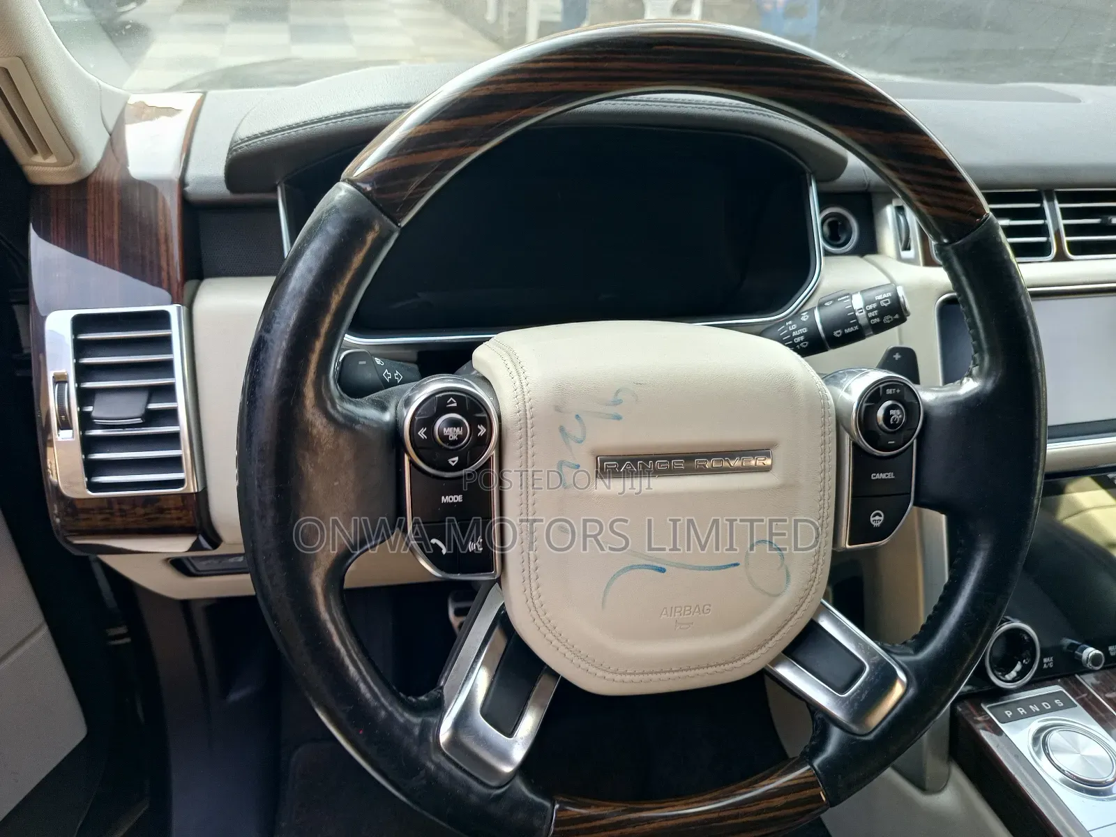Land Rover Range Rover Vogue 2015 Black