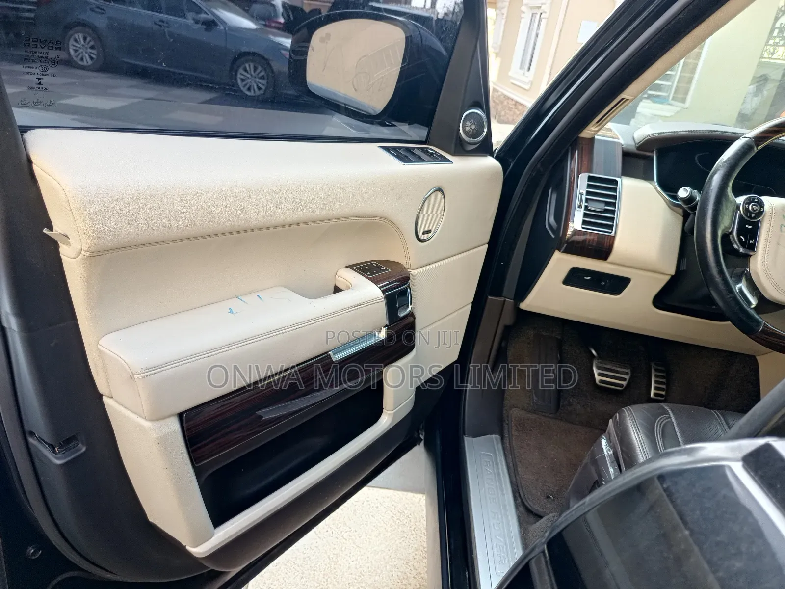 Land Rover Range Rover Vogue 2015 Black