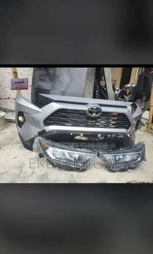 Complete Bumper and Full Light Rav4 2020-22 Le