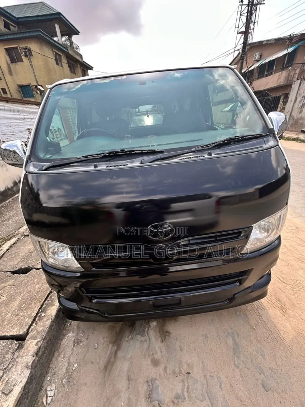 Toyota HiAce 2012 White