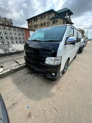 Toyota HiAce 2012 White