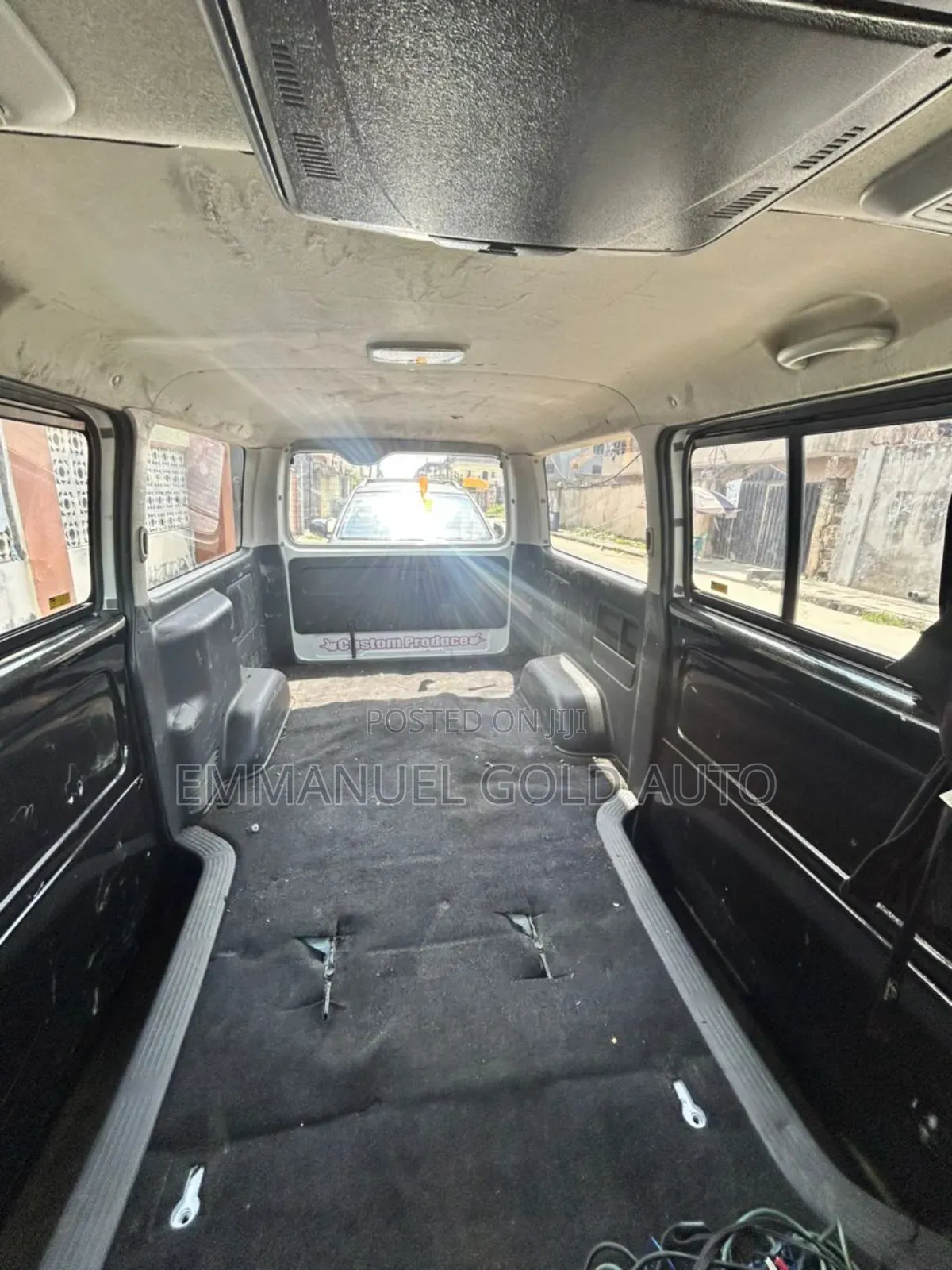 Toyota HiAce 2012 White