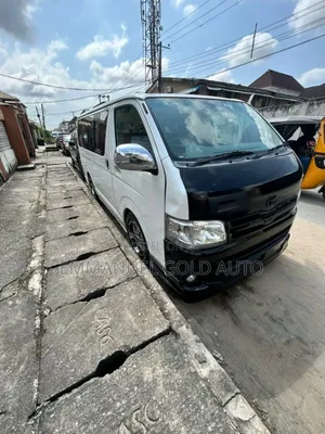 Toyota HiAce 2012 White