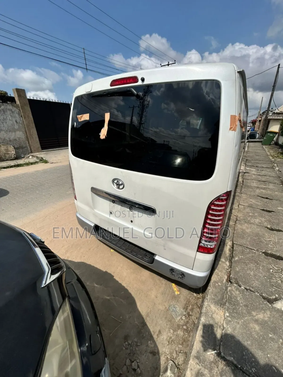 Toyota HiAce 2012 White