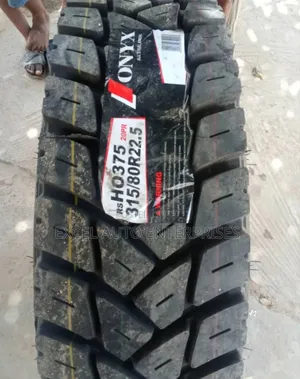 315-80-22.5 Tire Onyx Rough Teeth