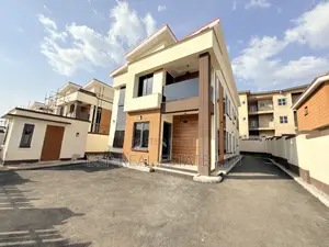 4bdrm Duplex in Life Camp for sale