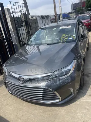 Toyota Avalon XLE Premium FWD Sedan (3.6L 6cyl 6A) 2016 Gray